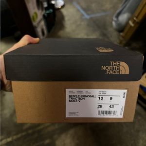 North face Men’s thermoball traction mule v size 10